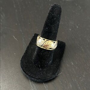 18k Italian Gold Leaf Pattern Ring